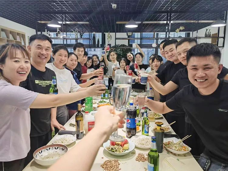 滄州智博十八周年團(tuán)建活動(dòng)--風(fēng)華歲月，感恩同行